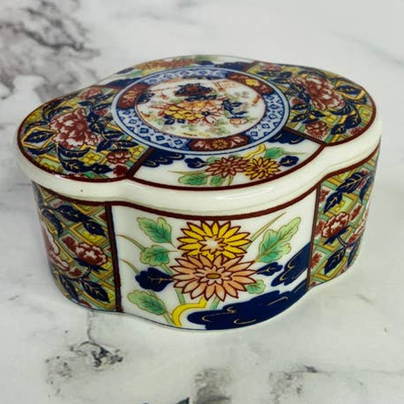 Vintage Imari Style Porcelain Trinket Box Lotus Floral Japan - Picture 5 of 9